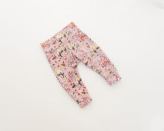 Floral Pink goats– Leggings